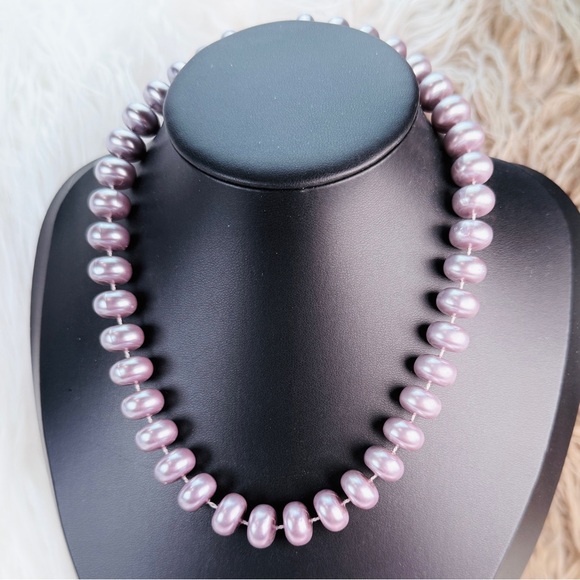 Vintage purple, faux pearl choker Necklace - Picture 3 of 4